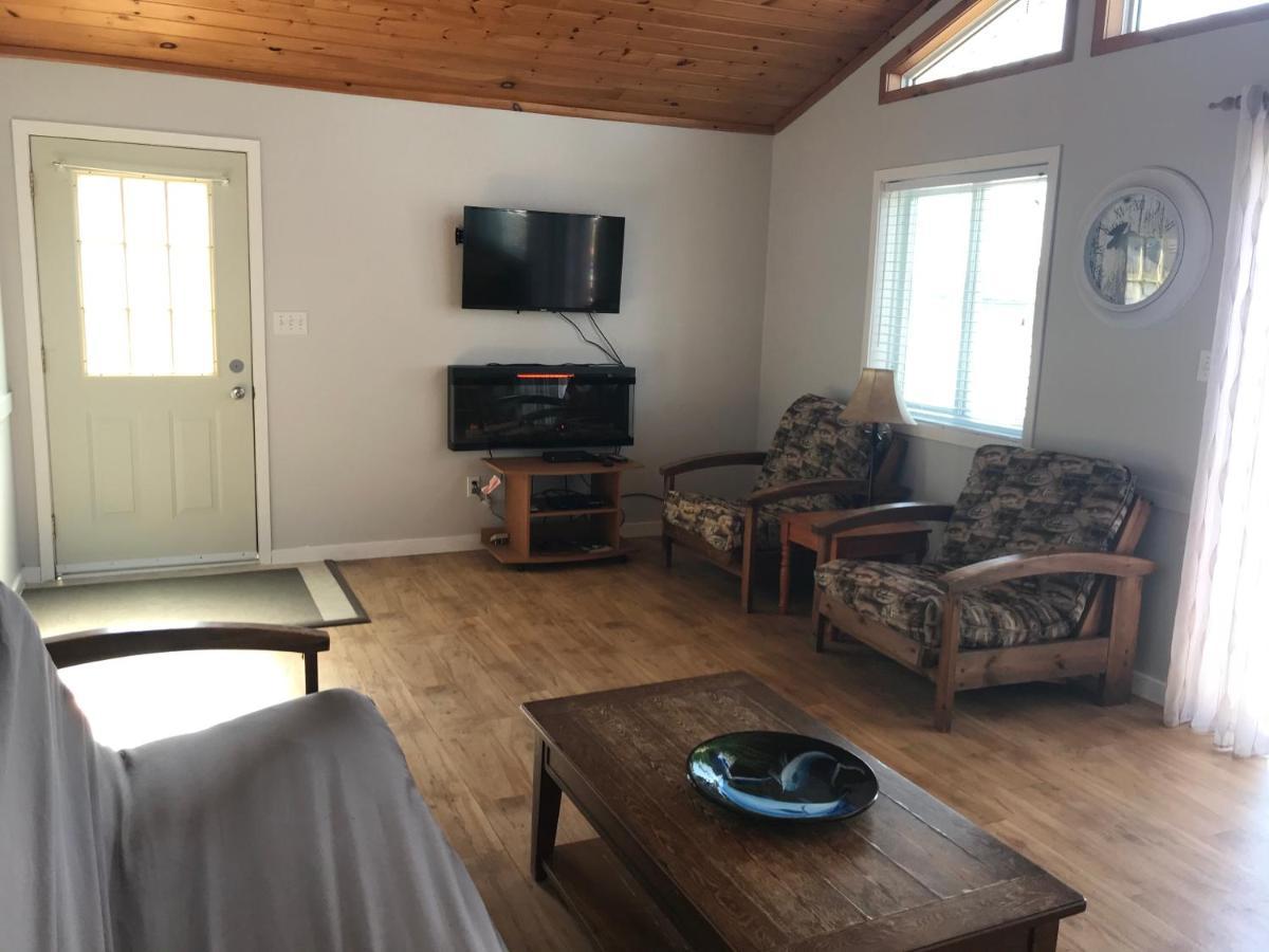 Merland Park Cottages And Motel Picton Bagian luar foto