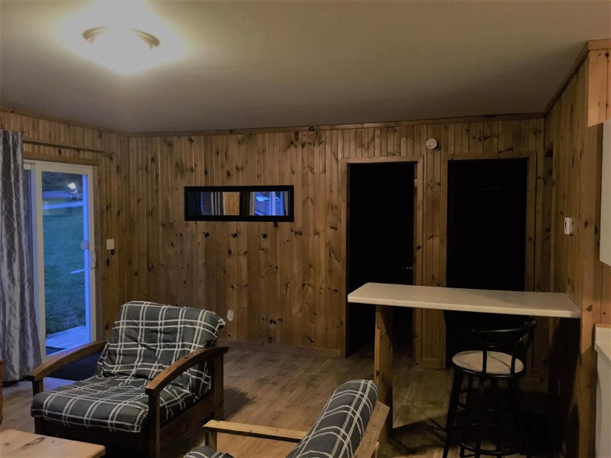 Merland Park Cottages And Motel Picton Bagian luar foto