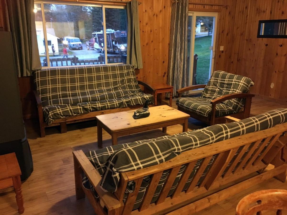 Merland Park Cottages And Motel Picton Bagian luar foto
