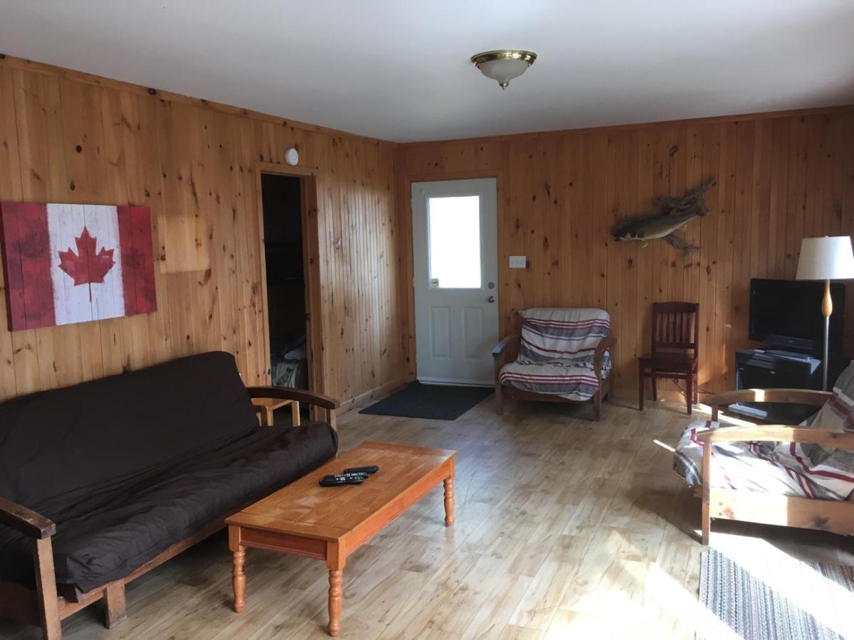 Merland Park Cottages And Motel Picton Bagian luar foto
