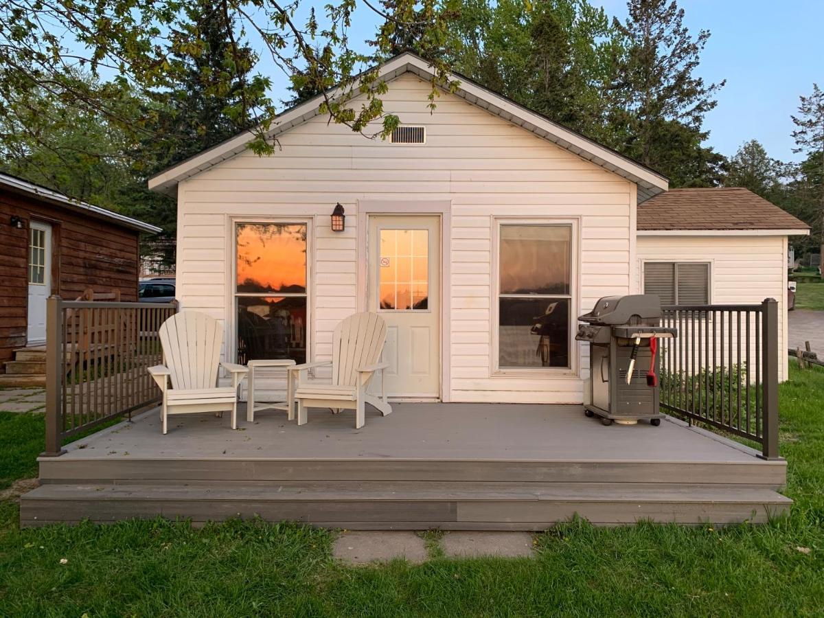 Merland Park Cottages And Motel Picton Bagian luar foto