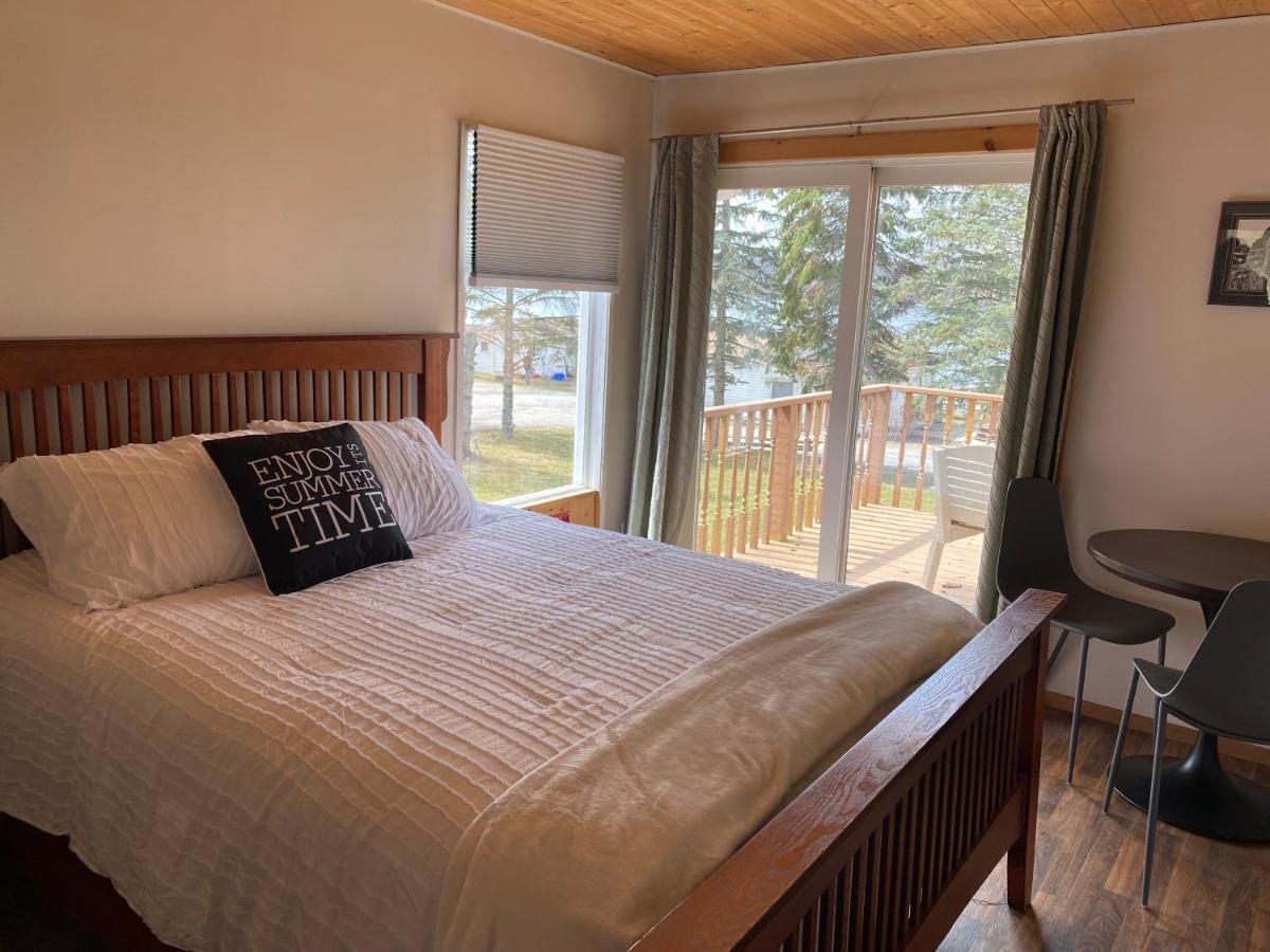 Merland Park Cottages And Motel Picton Bagian luar foto