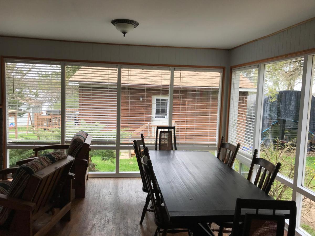 Merland Park Cottages And Motel Picton Bagian luar foto