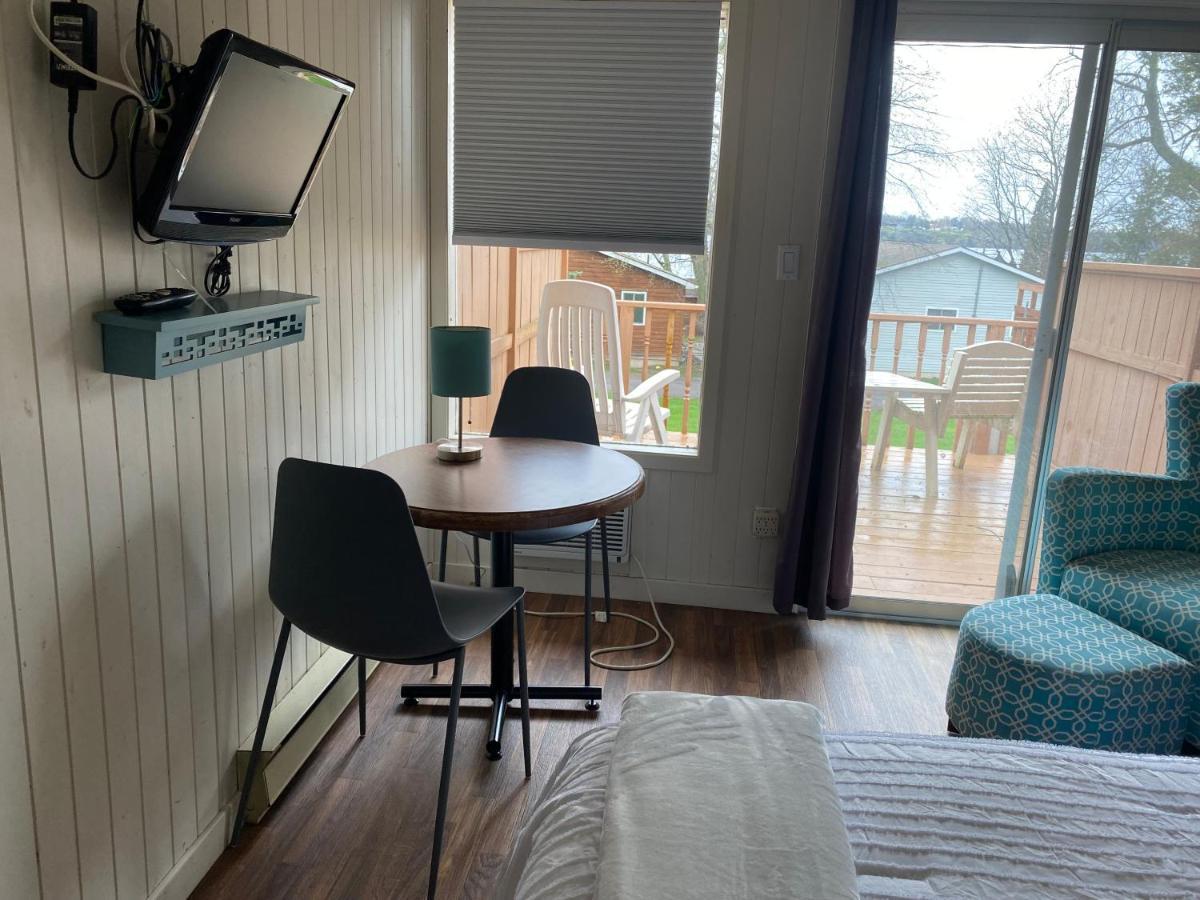 Merland Park Cottages And Motel Picton Bagian luar foto