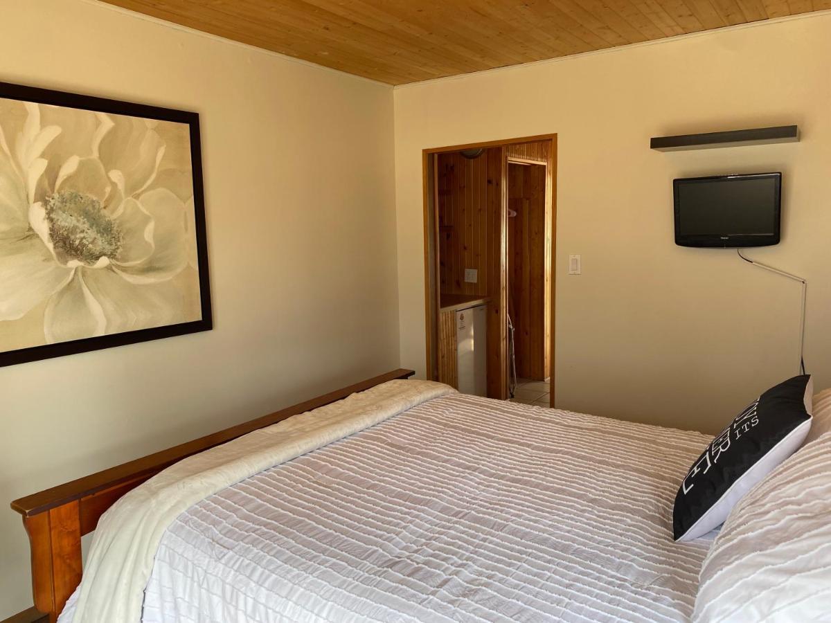 Merland Park Cottages And Motel Picton Bagian luar foto