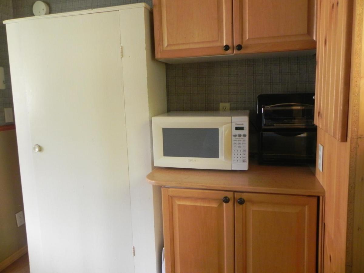 Merland Park Cottages And Motel Picton Bagian luar foto