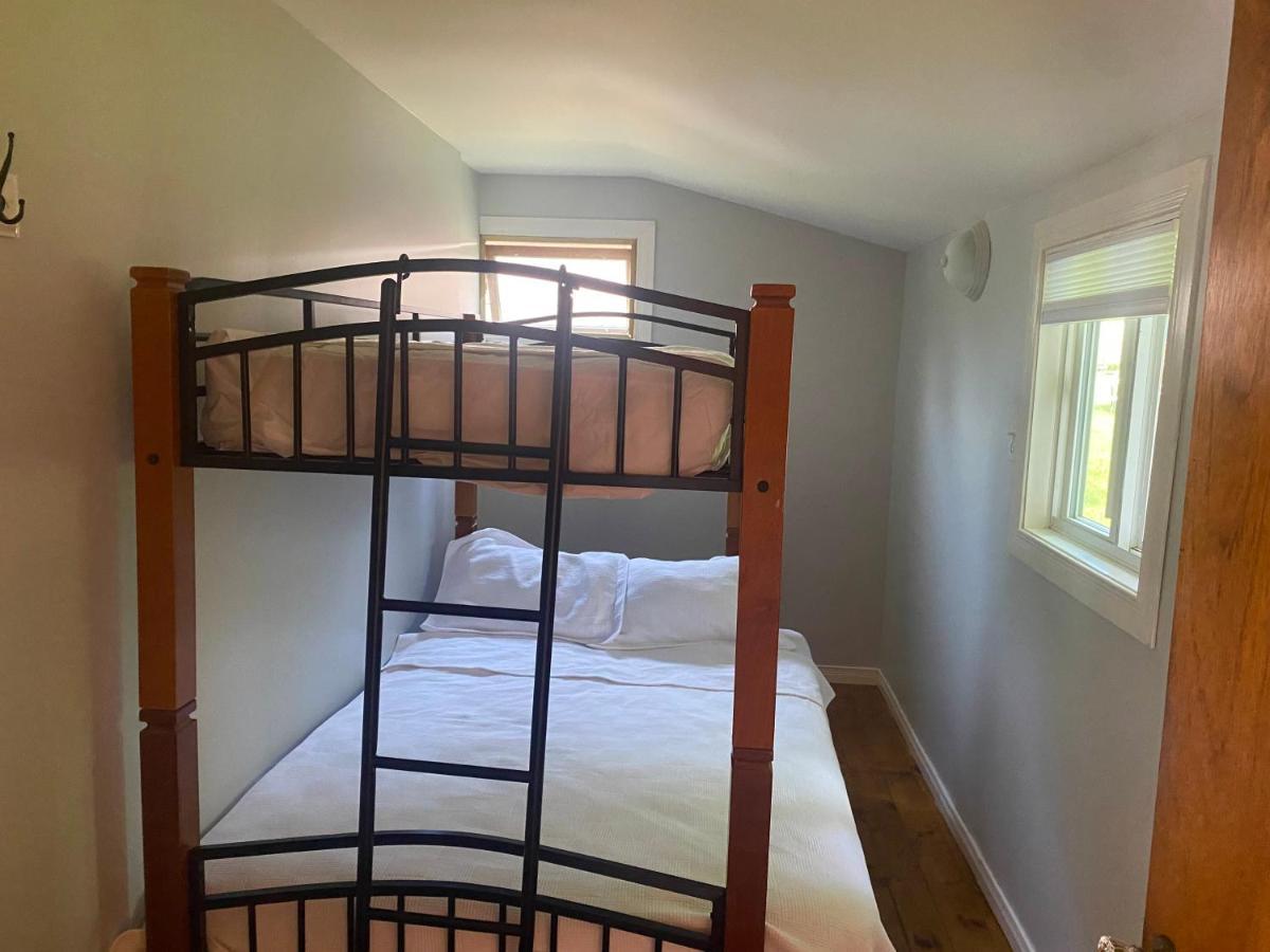 Merland Park Cottages And Motel Picton Bagian luar foto