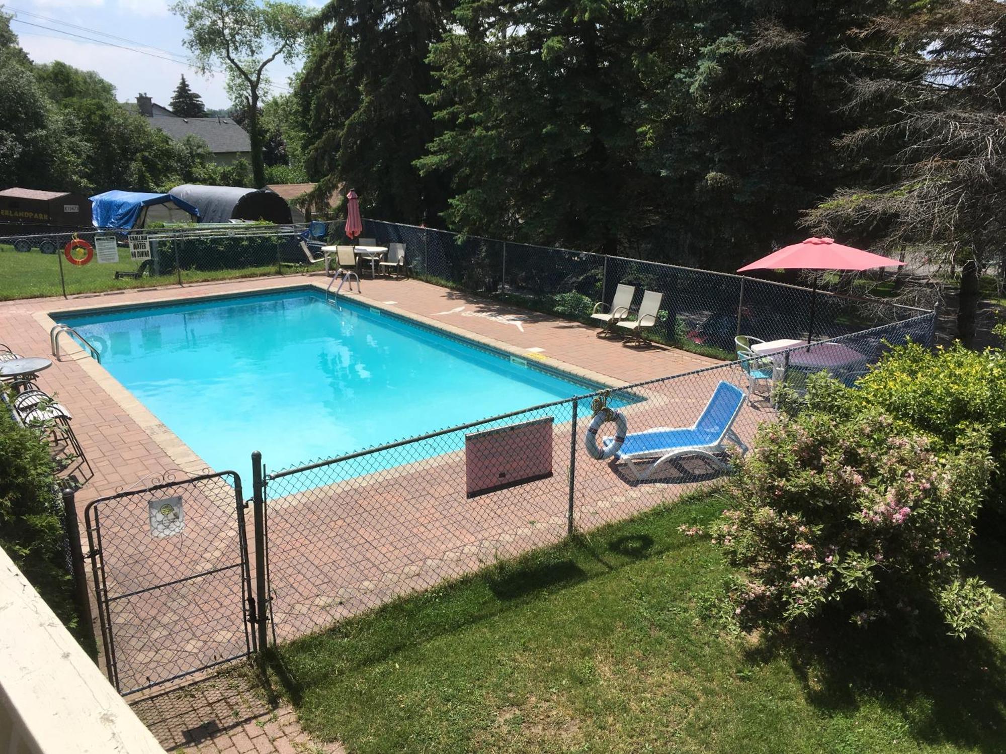 Merland Park Cottages And Motel Picton Bagian luar foto